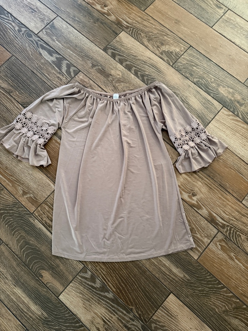 WinWin Off-Shoulder Ruffle Sleeve Tunic in Taupe